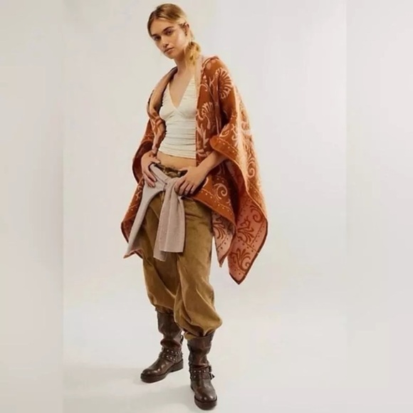 NEW Free People Hudson Valley Kimono in Siena One Size Hooded Paisley nbnn - Picture 3 of 13